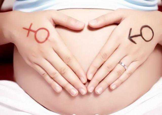 <b>饮食：在宝宝腹泻期间，要避免喂食油腻、刺激性食物，以减少对肠胃的刺激。</b>